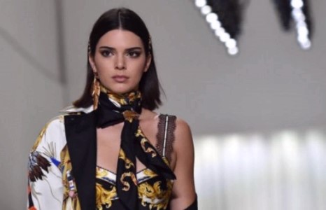 Кендалл Женер 2017 оны хамгийн их “Лайк” авсан загвар өмсөгчөөр нэрлэгдлээ