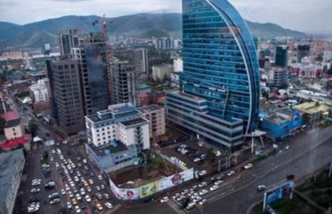 Сүхбаатарын талбайн баруун, зүүн болон урд зогсоолоос үнэ төлбөргүй автобус үйлчилнэ