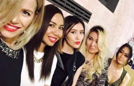 Киви хамтлаг шинэ цомгийн ажилдаа оржээ