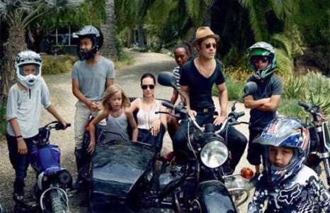 Жоли, Питт нар Зул сарын баярыг хамтдаа тэмдэглэнэ