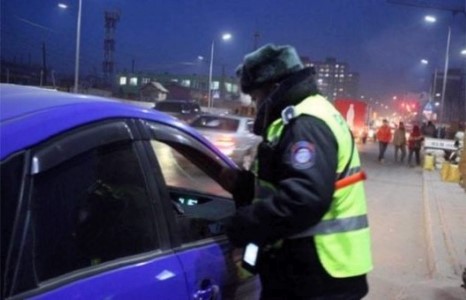 Жолооч нарын 50-60 хувь нь гар утаснаас болж оноогоо алддаг