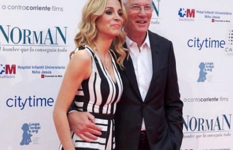  Ричард Гир хуримаа хийнэ