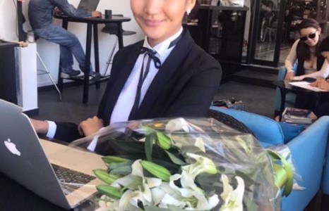 Топ модель Э.Сэлэнгэ урт хар үснээсээ залхжээ