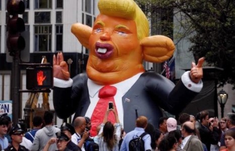 Д.Трампыг дүрсэлсэн цагаан нохой моодонд оров