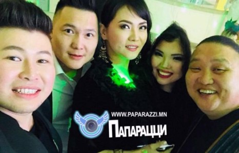 Хэзээ баярлаад байгаа юм бэ Рок попынхон
