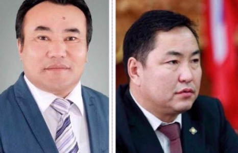 Мурат казак бүсгүйчүүдийг хүмүүст бэлэглэж явдаг уу