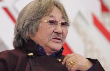 АУЗ Б.Лхагвасүрэн яг одоо хагалгаанд орж байна
