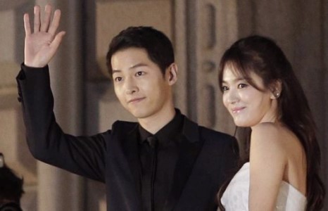 Бие давхар Song Hye Kyo хадмындаа амьдарч байна