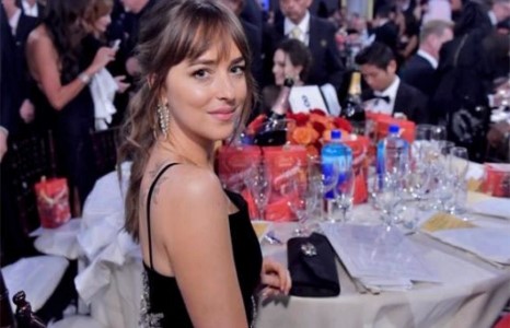 Дакота Жонсон Анжелина Жолиг хулгайн нүдээр харав