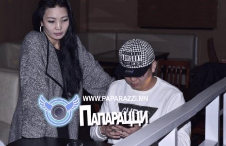 Үүрээ хөгширч, Мөнхбат залуужив