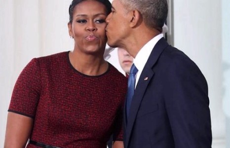 Барак Обама эхнэртээ романтик гэнэтийн бэлэг барив