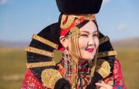 Номин-Эрдэнэ гоо сайхны мэс засалд орно