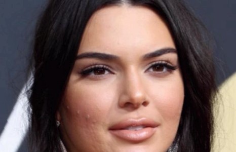 ​Кендаль Женнер батгаараа ””гоёв””