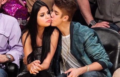 Жастин, Селена хоёр дахин гэрэлд цохигдов