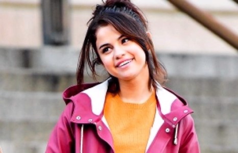 Селена ээж болох уу