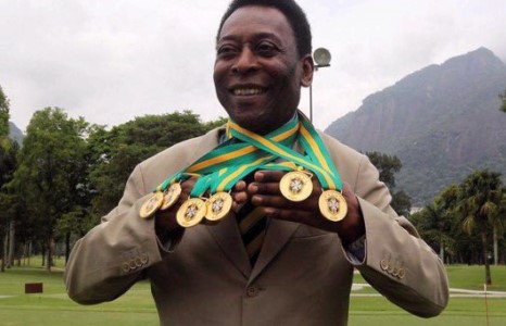 Хөлбөмбөгийн хаан Пеле эмнэлэгт хүргэгджээ