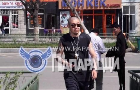Реппер GEE ичив