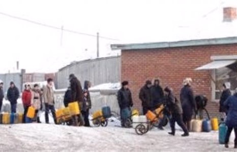 Гэр хорооллын худгаар халуун ус түгээж эхэллээ