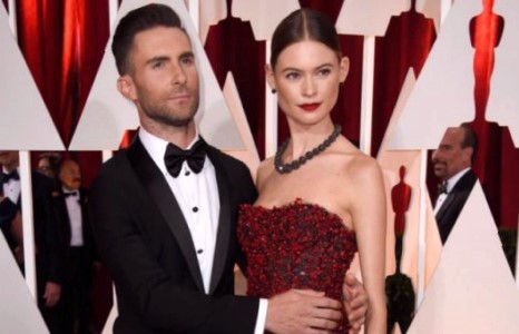 Адам болон Бехати нар хоёр дахь охиноо өлгийдөн авчээ  