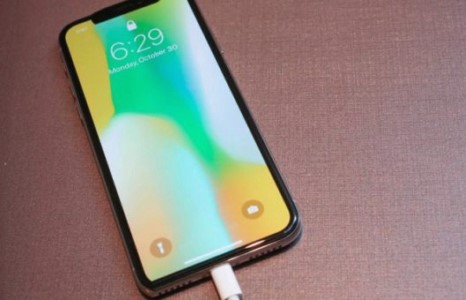 Apple корпораци iPhone X-ын хямд загварыг гаргана