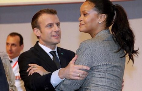 ЕРӨНХИЙЛӨГЧ МАКРОН АЙЛЧЛАЛЫНХАА ҮЕЭР РИАННАТАЙ УУЛЗЖЭЭ