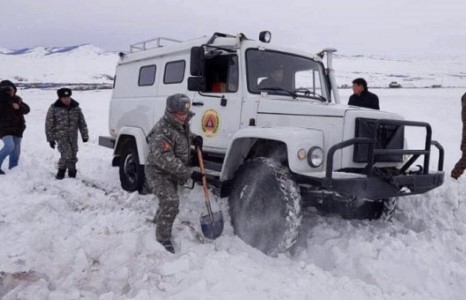 Шадар сайд Ө.Энхтүвшин хүрз барьж шоудав