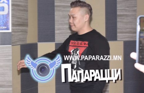 Одоо харсан ширүүн төрхтэй ч юм уу