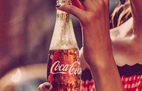 САНАМСАРГҮЙ АЛДААНААС COCA COLA БҮТЖЭЭ
