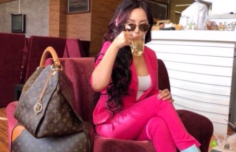 Дуучин Ану бус Businesswoman 