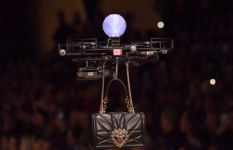 DOLCE & GABBANA ДРОНООР ЗАГВАР ҮЗҮҮЛЭВ