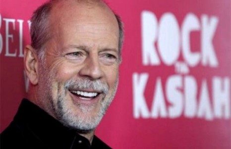 Брюс Уиллис хагалгаа хийлгэжээ