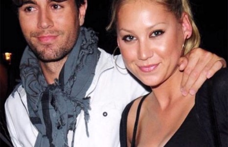 Энрике Иглесиас охиныхоо бичлэгийг ил болгов