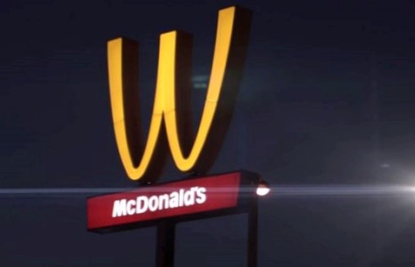 McDonald’s Мартын 8-нд зориулан логогоо өөрчилжээ