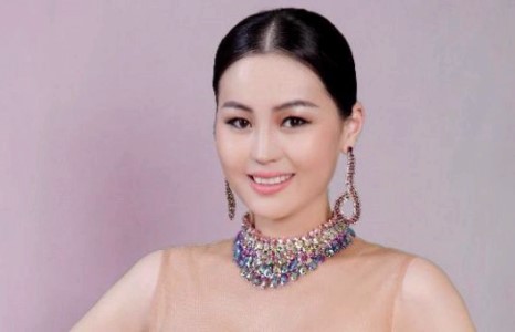 Кино болгоны дундуур бие давхар болж сандаргадаг Ч.Очгэрэл...