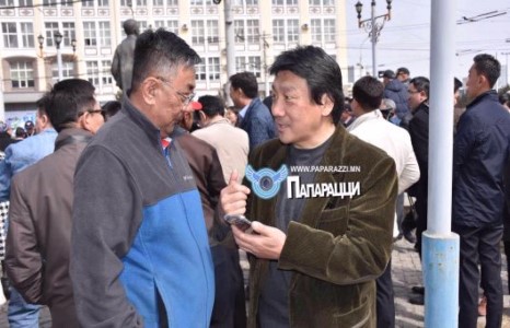 “Хонх”-ын Н.Энхбаяр С.Зоригын хөшөөнд...