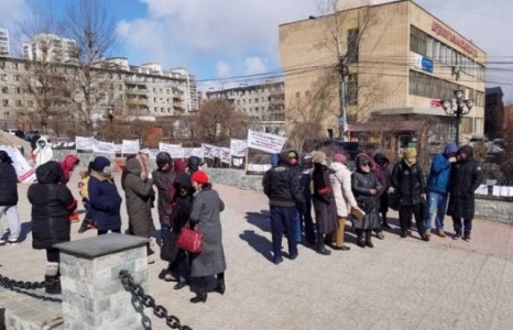 ТБЭЭАХХ-ны тэргүүн Б.БАТЦЭЦЭГ: ТӨР ЭНГИЙН ИРГЭНДЭЭ ҮЗҮҮЛДЭГ ТӨМӨР НУДАРГАА ЭДГЭЭР ХУУЛЬ ЗӨРЧДӨГ ГАДНЫ КОМПАНИУДАД ХАРУУЛАХ ЦАГ НЬ БОЛСОН