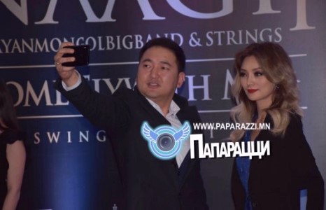 Анхаа, Халиун нар аргагүй сайхан хосууд...