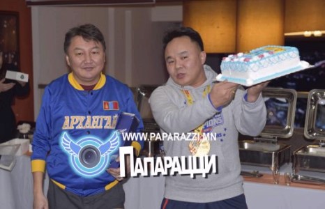 Жүжигчин Цоомоо алтан медалтан болов уу