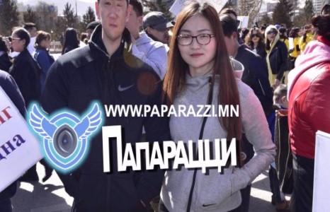 Дуучин Д.Найдандорж жаахан гэргийтэйгээ