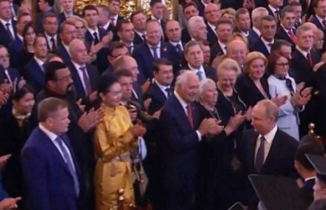 Дэлхий нийт Путин, Стивен Сигал гэхээсээ Б.Эрдэнэтуяаг илүү таашаав уу 
