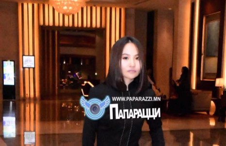 Олонд зөвшөөрөгдсөн түмэнтэй дизайнер