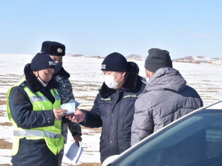Шуурхай : Хулгайн замаар хүн тээвэрлэсэн 12 жолоочийн автомашиныг хураахаар шүүхэд санал гаргажээ