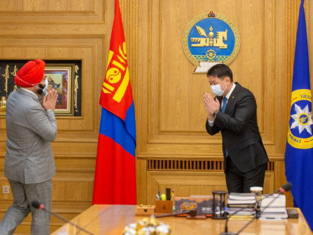 News Paparazzi: Энэтхэгийн Ерөнхий сайд Нарендра Моди Монгол Улсад ойрын хугацаанд вакцин нийлүүлнэ гэжээ