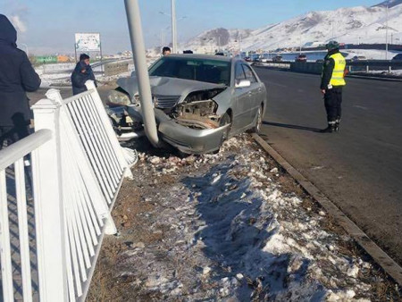 News Paparazzi : Гэрлийн шон мөргөсөн ослын улмаас 33 настай эмэгтэй амиа алджээ