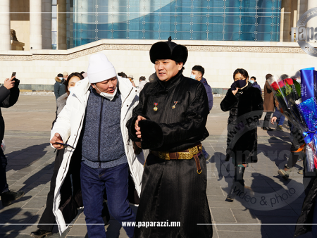Photo paparazzi ••• Төрийн соёрхолт Н.Наранбаатар Монголын хамгийн эрэлттэй найруулагчдын нэг хэвээрээ...