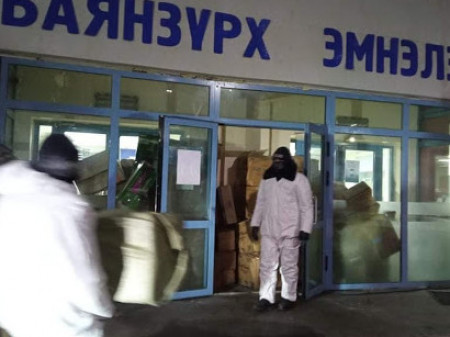 Эрүүл мэндийн сайд аа, БЗД-ийн эмнэлгийн эмч ажилтнууд хэзээ цалинтайгаа золгох вэ?