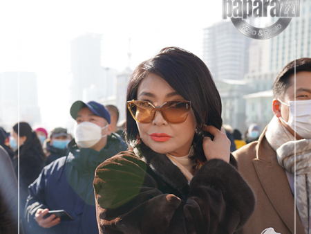 Photo paparazzi ••• Шадар сайд С.Амарсайханы үзэсгэлэнт эхнэр манай дуранд өртлөө...