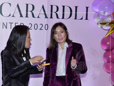 Photo Paparazzi ••• Дуучин Л.Насанбуян С.Гантогоотой  хамт амьдарч байгаа юу...