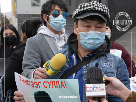 Photo paparazzi ••• Т.Чимгээгийн төрсөн ах : Хэн ч харсан зодож, дарамталж байгаа нь тодорхой байсан учраас шийдчих байх гэж хоёр жил хүлээлээ