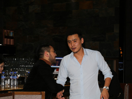 Photo paparazzi ••• Сагсчин Санчир бүжигчин болжээ